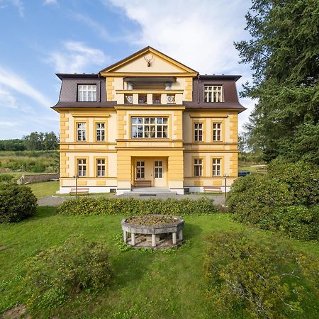 Zamecek Waldsteinovo Zatisi Hotel Svatoslav Екстериор снимка