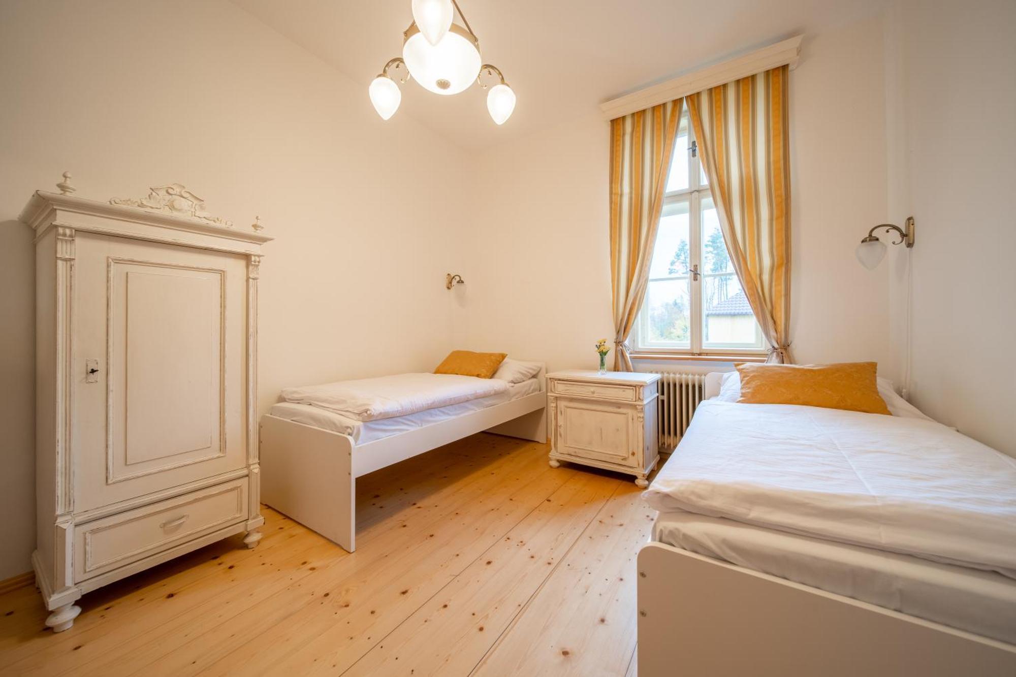Zamecek Waldsteinovo Zatisi Hotel Svatoslav Екстериор снимка