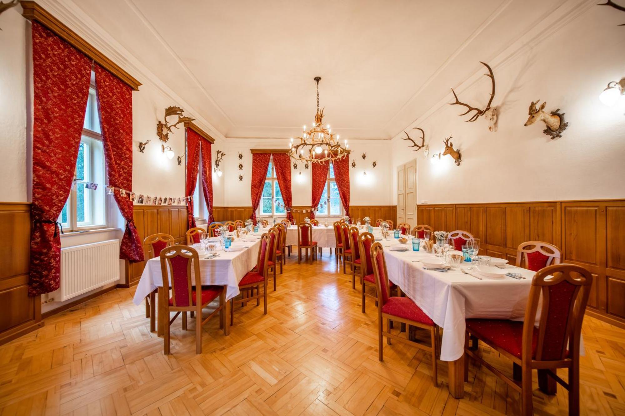 Zamecek Waldsteinovo Zatisi Hotel Svatoslav Екстериор снимка