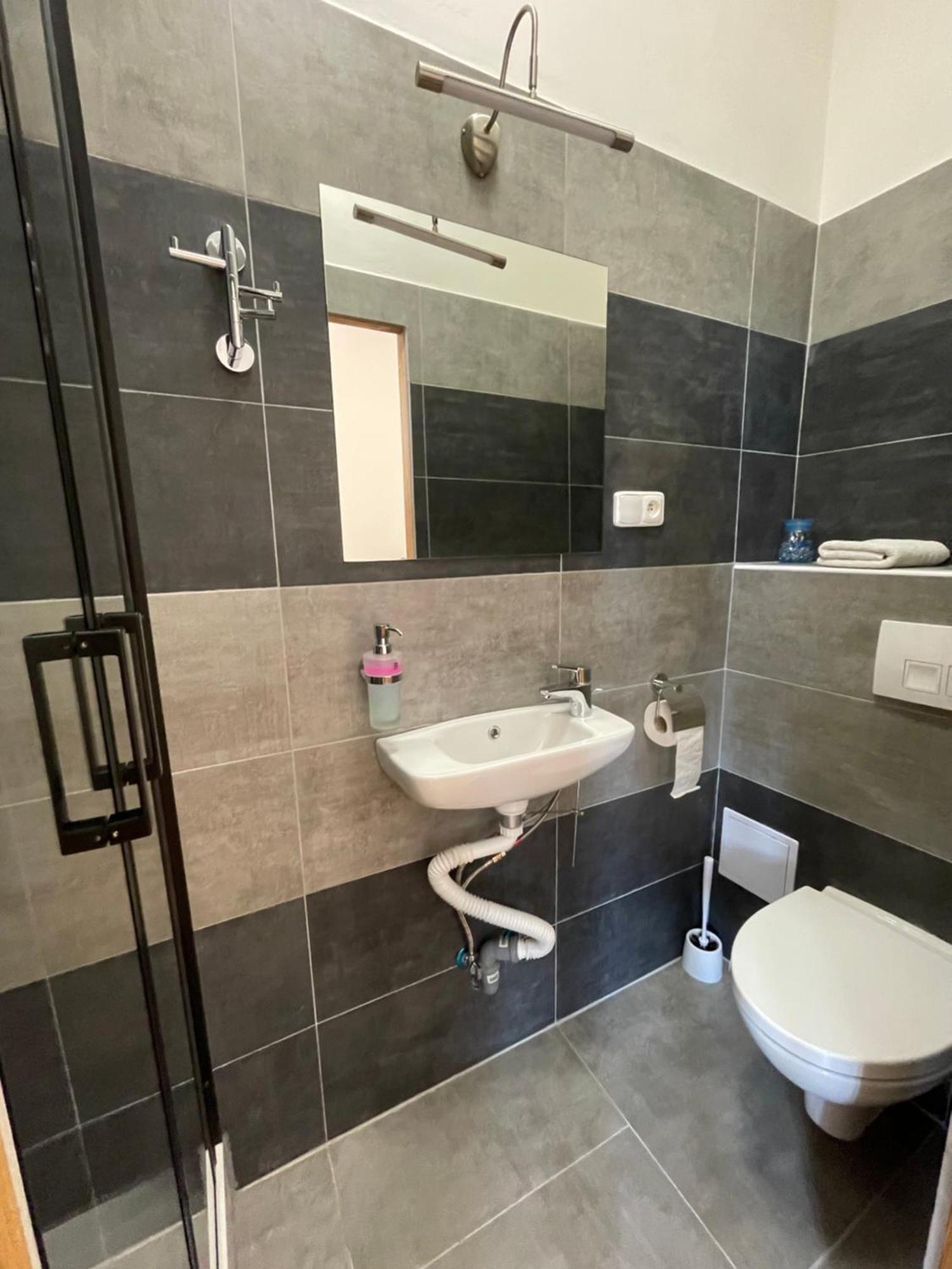 Zamecek Waldsteinovo Zatisi Hotel Svatoslav Екстериор снимка